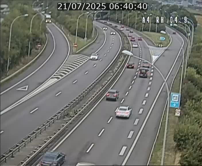 Traffic live webcam Luxembourg Leudelange - A4 - BK 4.9 - direction Luxembourg