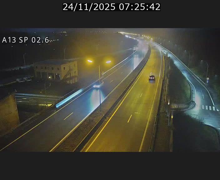 Traffic live webcam Luxembourg Sanem - A13 direction Pétange - BK 2.6