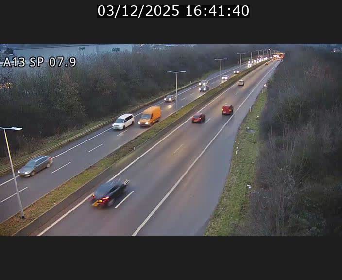 Traffic live webcam Luxembourg Jonction Lankelz - A13 direction Pétange - BK 7.9