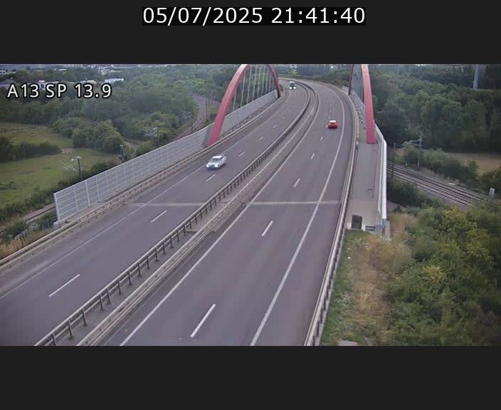 Traffic live webcam Luxembourg Kayl - A13 direction Esch-sur-Alzette/Luxembourg-ville - BK 13.9