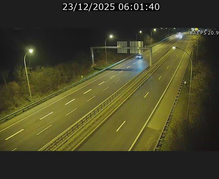 Traffic live webcam Luxembourg Croix de Bettembourg, rond-point d'Hellange - A13 direction Allemagne - BK 20.9