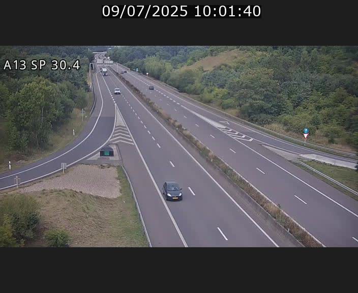 Traffic live webcam Luxembourg Altwies - A13 direction Luxembourg-ville - BK 30.4