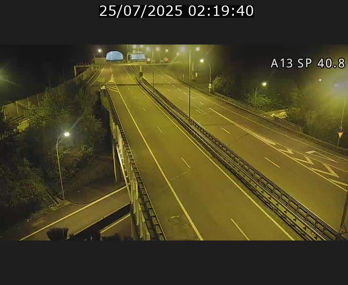 Webcam avec vue sur l'entrée côté allemand du tunnel Markusbierg à Schengen. Vue orientée vers le tunnel et Bettembourg