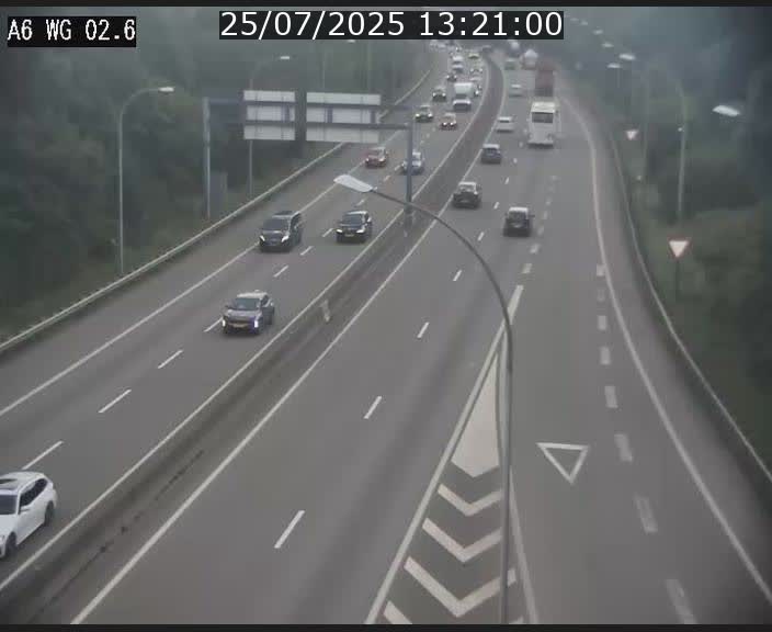 Traffic live webcam Luxembourg Croix de Cessange - A6 - BK 2.6 - direction France/Allemagne