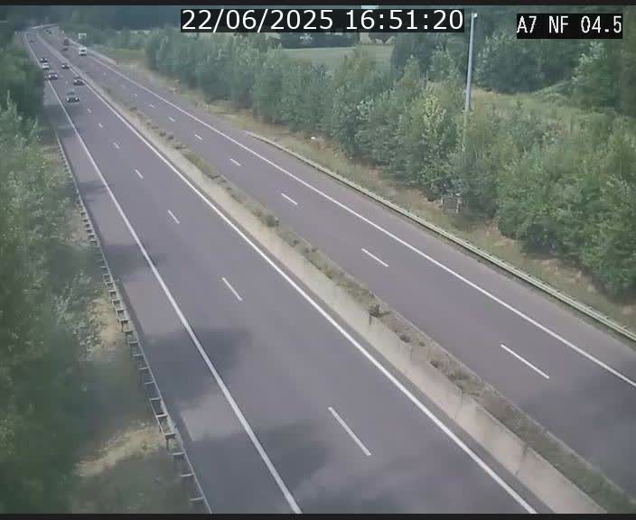 Caméra autoroute Luxembourg A7 - Passage à gibier Rëngelbour - direction Tunnel Grouft