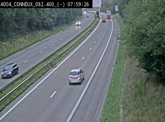 Webcam sur l'E411 avant les sorties 20 menant à Ciney, Dinant et Achêne. Vue orientée vers Namur