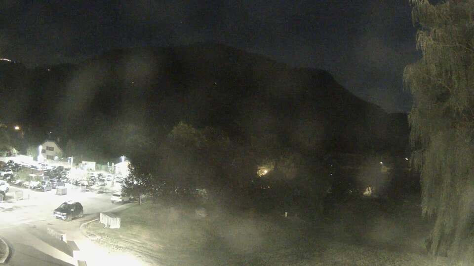 Webcam au niveau de la mairie du village du Bourg d'Oisans, aux pieds de l'Alpe d'Huez et aux portes du parc des Écrins
