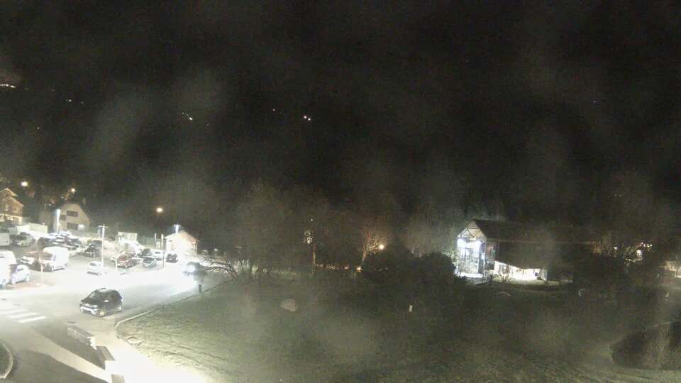 Webcam au niveau de la mairie du village du Bourg d'Oisans, aux pieds de l'Alpe d'Huez et aux portes du parc des Écrins