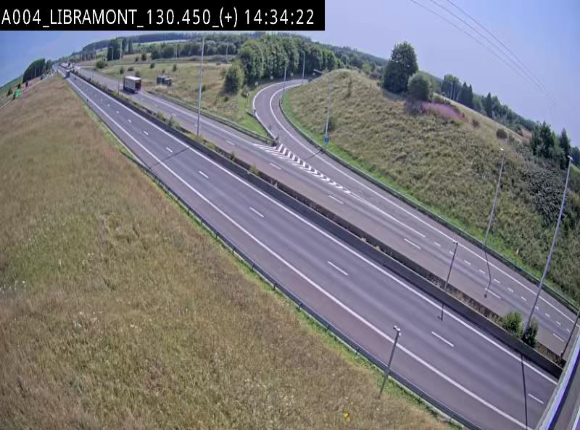 Webcam à Libramont sur l'E411 à la jonction avec la N89 menant vers Bouillon et la France. Vue orientée vers Arlon