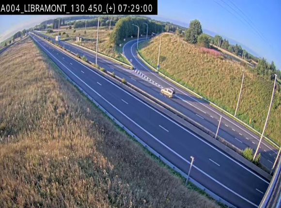 Webcam à Libramont sur l'E411 à la jonction avec la N89 menant vers Bouillon et la France. Vue orientée vers Arlon