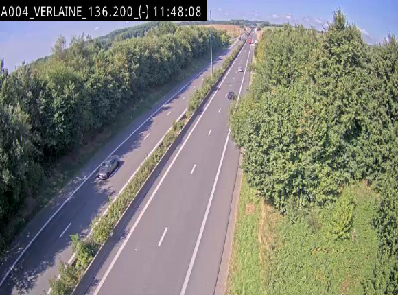 Webcam sur l'E411 à hauteur du pont surplombant la N40, à proximité de la sortie 26 Verlaine - Libramont-Chevigny. Vue orientée vers Namur