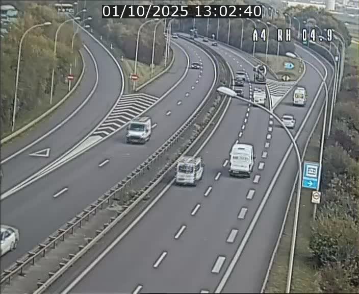 Traffic live webcam Luxembourg Leudelange - A4 - BK 4.9 - direction Luxembourg
