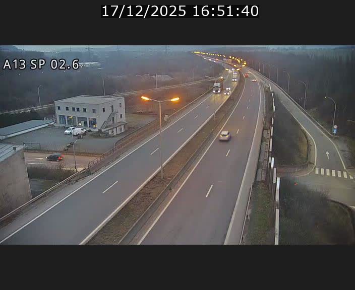 Traffic live webcam Luxembourg Sanem - A13 direction Pétange - BK 2.6