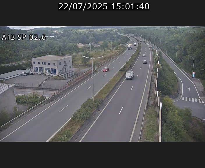 Traffic live webcam Luxembourg Sanem - A13 direction Pétange - BK 2.6