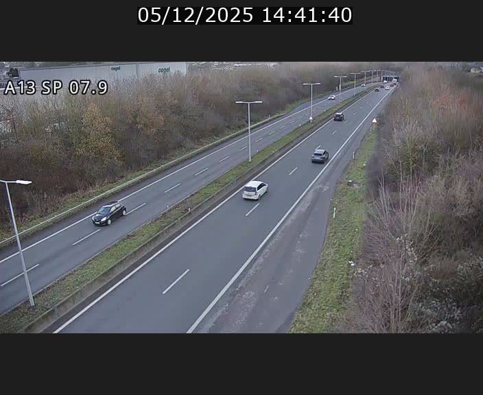 Traffic live webcam Luxembourg Jonction Lankelz - A13 direction Pétange - BK 7.9