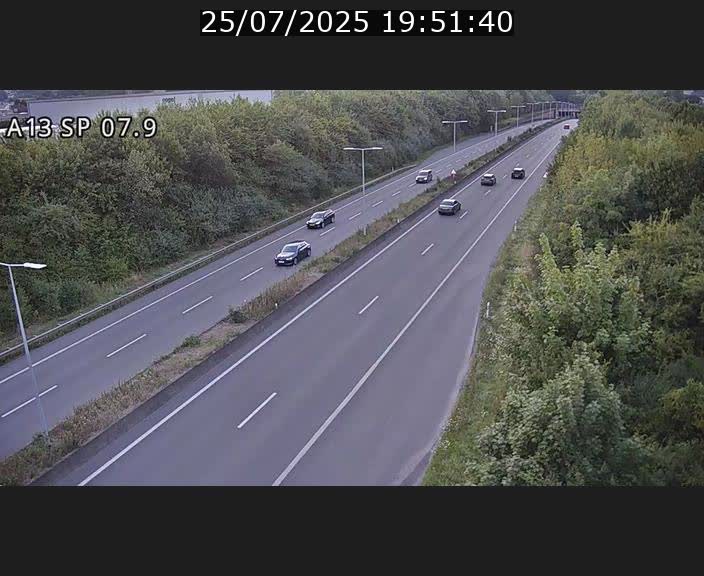 Traffic live webcam Luxembourg Jonction Lankelz - A13 direction Pétange - BK 7.9