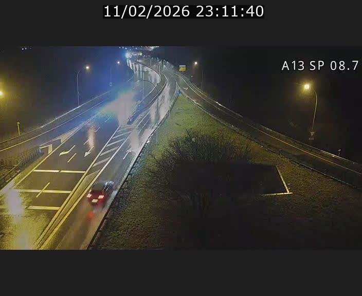 Traffic live webcam Luxembourg Jonction Lankelz - A13 direction Pétange - BK 8.7 
