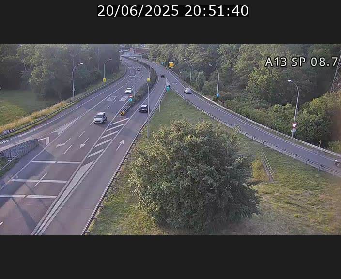 Traffic live webcam Luxembourg Jonction Lankelz - A13 direction Pétange - BK 8.7 