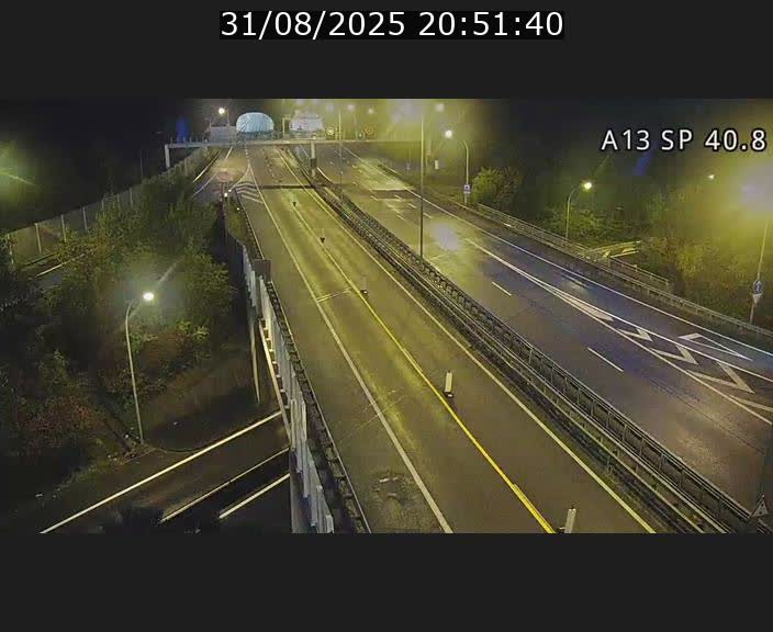 Webcam avec vue sur l'entrée côté allemand du tunnel Markusbierg à Schengen. Vue orientée vers le tunnel et Bettembourg