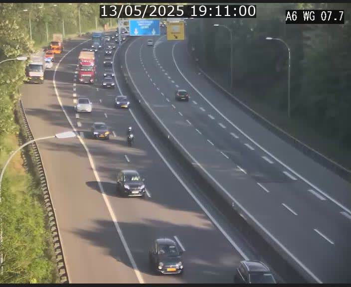 Traffic live webcam Luxembourg - Bridel - A6 - BK 7.7 - direction Belgique