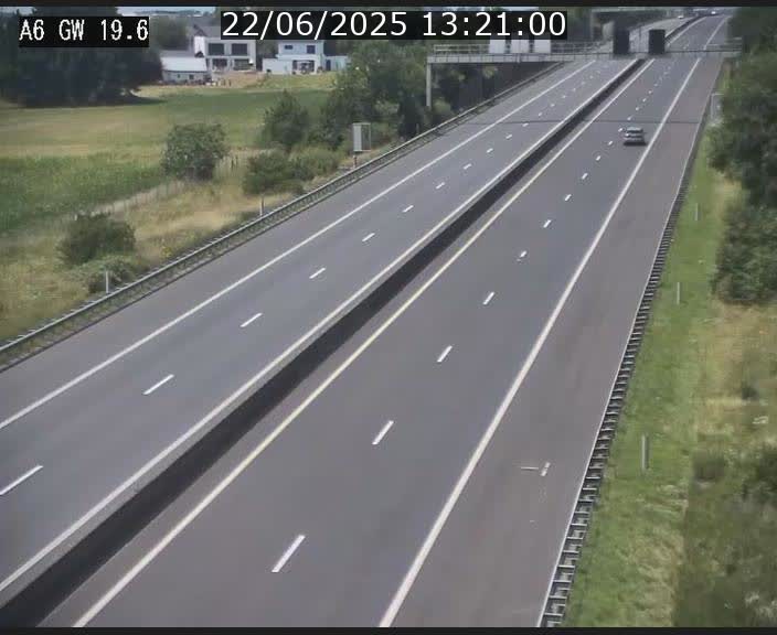 Traffic live webcam Luxembourg - Steinfort - A6 - BK 19.6 - direction Belgique