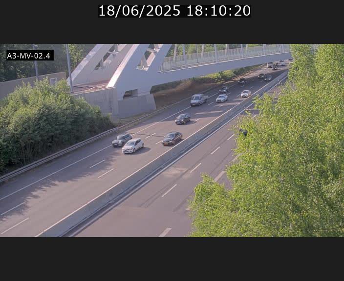 Webcam autoroute de la France (A3) au Luxembourg à Fentange, à proximité de la Croix de Gasperich. Vue orientée vers la Cloche d'Or