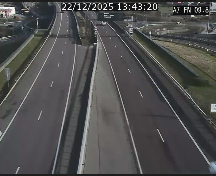 Caméra trafic Luxembourg - A7, Tunnel Gousselerbierg, sortie sud, direction rond-point Lorentzweiler (BK 9.9)