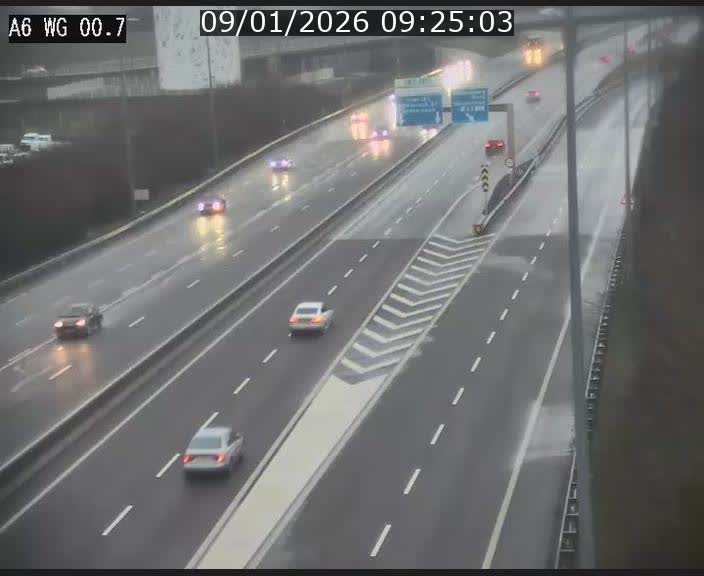 Traffic live webcam Luxembourg Croix de Cessange - A6 - BK 0.7 - direction A3 France