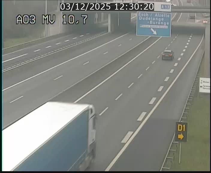 Traffic live webcam Luxembourg Croix de Bettembourg - A3 - BK 10.7 - direction France