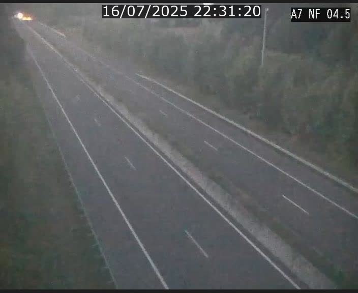 Caméra autoroute Luxembourg A7 - Passage à gibier Rëngelbour - direction Tunnel Grouft