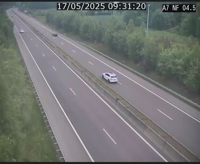 Caméra autoroute Luxembourg A7 - Passage à gibier Rëngelbour - direction Tunnel Grouft
