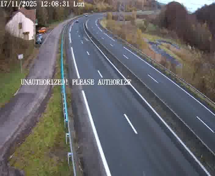 Webcam sur la D910 située dans la Côte des 4 vents. Vue orientée vers le bas, vers Saint-Avold.