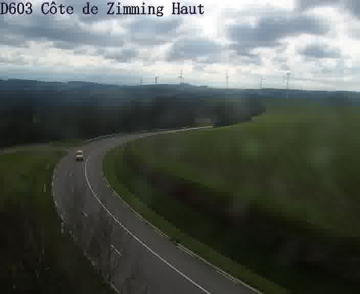 Webcam sur la D603 située en haut de la Côte de Zimming. Vue orientée vers Saint-Avold.