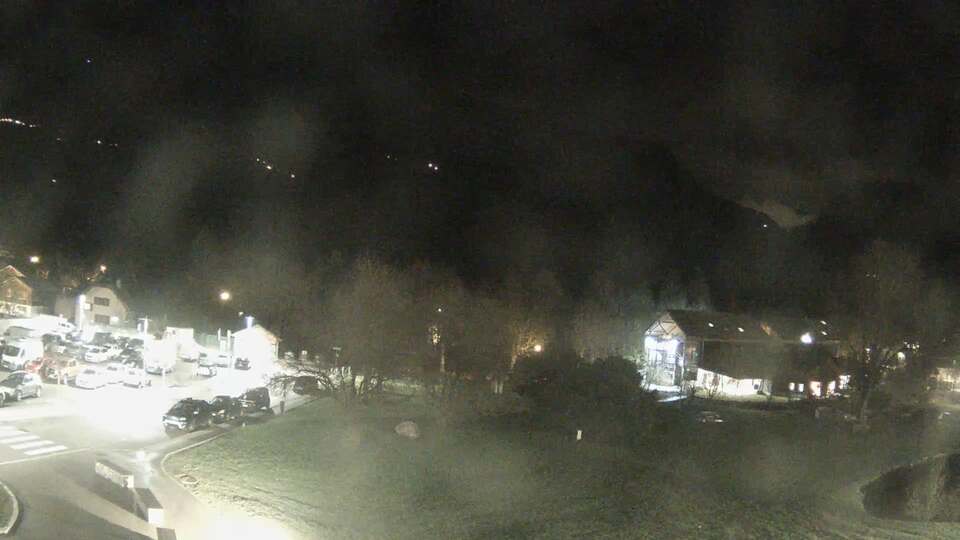Webcam au niveau de la mairie du village du Bourg d'Oisans, aux pieds de l'Alpe d'Huez et aux portes du parc des Écrins