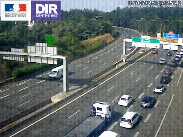 Caméra de circulation routière sur le boulevard périphérique Laurent Bonnevay de Lyon (D383) à hauteur de Bron, avant la jonction avec l'A43. Vue orientée vers l'échangeur