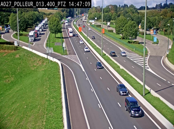 Webcam A27/E42 avec vue sur le parking de l'aire de Polleur, après le Viaduc de Polleur à Theux. Vue orientée vers Liège