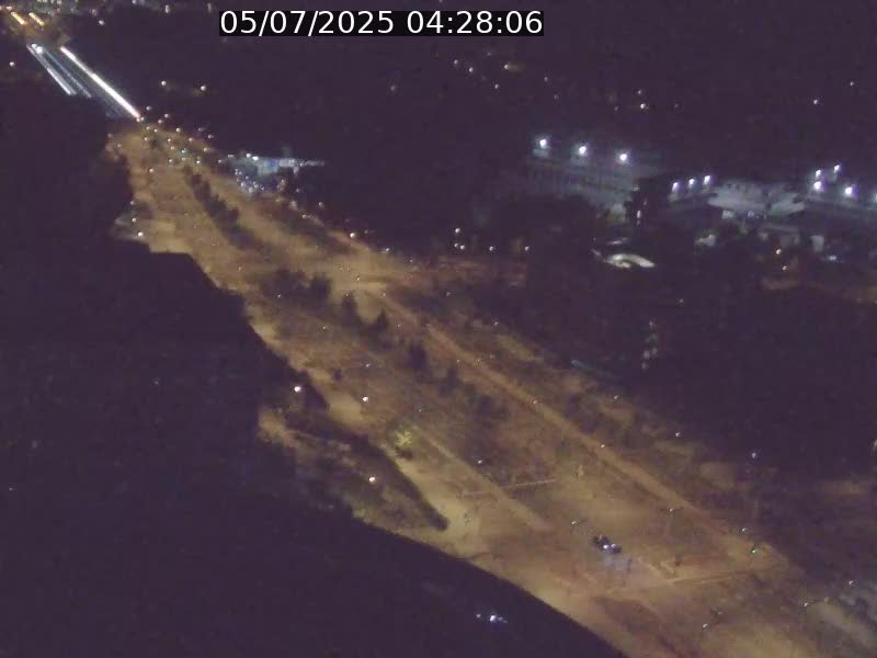 Webcam sur l'avenue John Fitzgerald Kennedy (N51) avec vue sur le Pont rouge (Pont Grande Duchesse Charlotte), l'arrêt Pfaffenthal et l'entrée du quartier Kirchberg