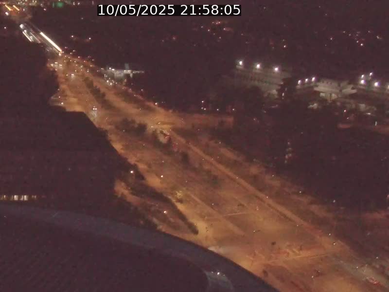 Webcam sur l'avenue John Fitzgerald Kennedy (N51) avec vue sur le Pont rouge (Pont Grande Duchesse Charlotte), l'arrêt Pfaffenthal et l'entrée du quartier Kirchberg