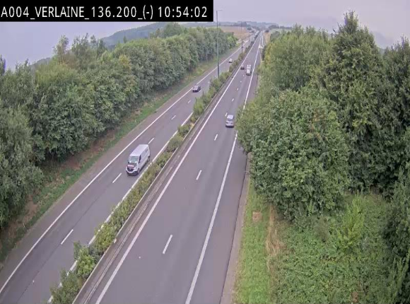 Webcam sur l'E411 à hauteur du pont surplombant la N40, à proximité de la sortie 26 Verlaine - Libramont-Chevigny. Vue orientée vers Namur