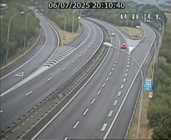 Traffic live webcam Luxembourg Leudelange - A4 - BK 4.9 - direction Luxembourg
