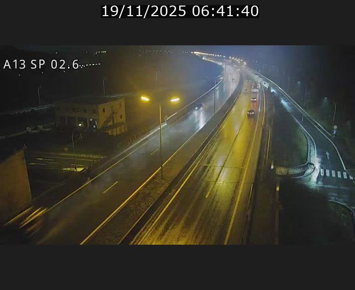 Traffic live webcam Luxembourg Sanem - A13 direction Pétange - BK 2.6