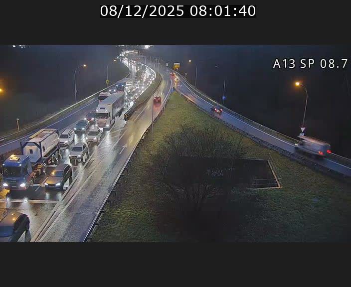 Traffic live webcam Luxembourg Jonction Lankelz - A13 direction Pétange - BK 8.7