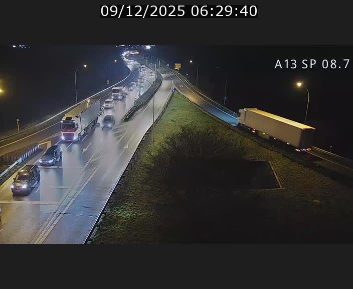 Traffic live webcam Luxembourg Jonction Lankelz - A13 direction Pétange - BK 8.7