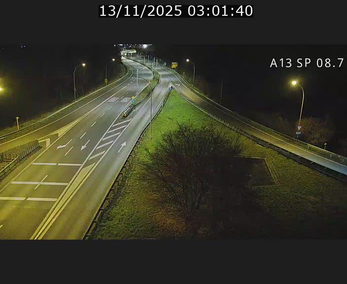 Traffic live webcam Luxembourg Jonction Lankelz - A13 direction Pétange - BK 8.7 