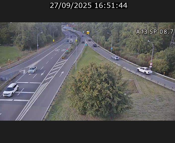 Traffic live webcam Luxembourg Jonction Lankelz - A13 direction Pétange - BK 8.7 