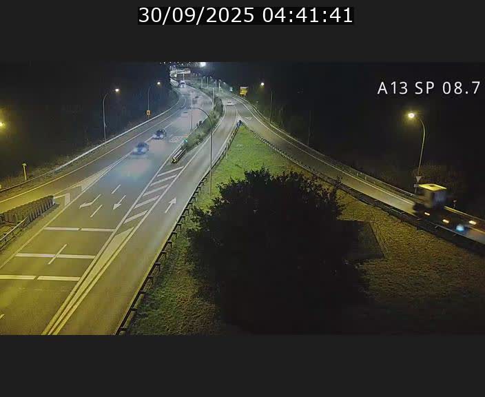 Traffic live webcam Luxembourg Jonction Lankelz - A13 direction Pétange - BK 8.7 