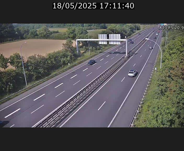 Traffic live webcam Luxembourg Croix de Bettembourg, rond-point d'Hellange - A13 direction Allemagne - BK 20.9