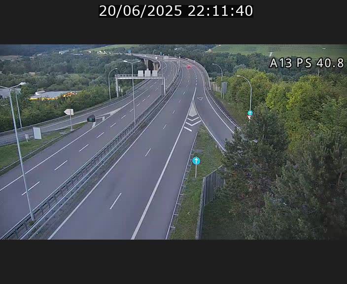 Webcam autoroute A13 à la sortie est du tunnel Markusbierg à Schengen. Vue sur le pont de la Moselle, vers l'Allemagne