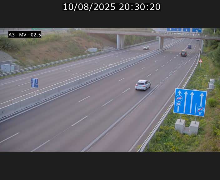 Webcam autoroute A3 au Luxembourg à proximité de la Croix de Gasperich. Vue orientée vers Luxembourg