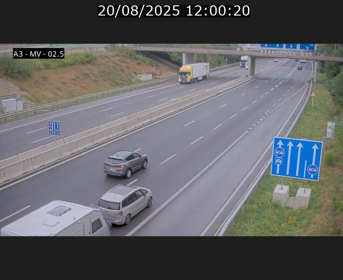 Webcam autoroute A3 au Luxembourg à proximité de la Croix de Gasperich. Vue orientée vers Luxembourg